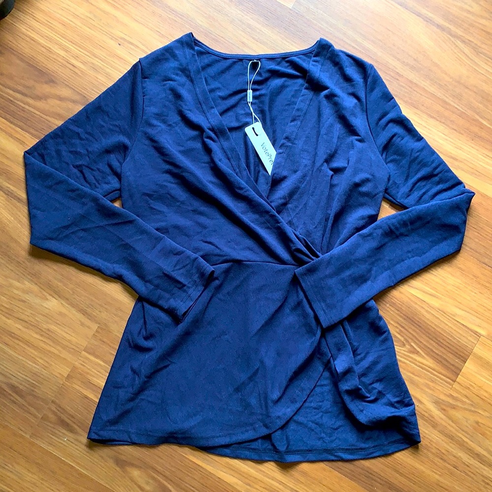 Size Lg, Long sleeve, twist front top